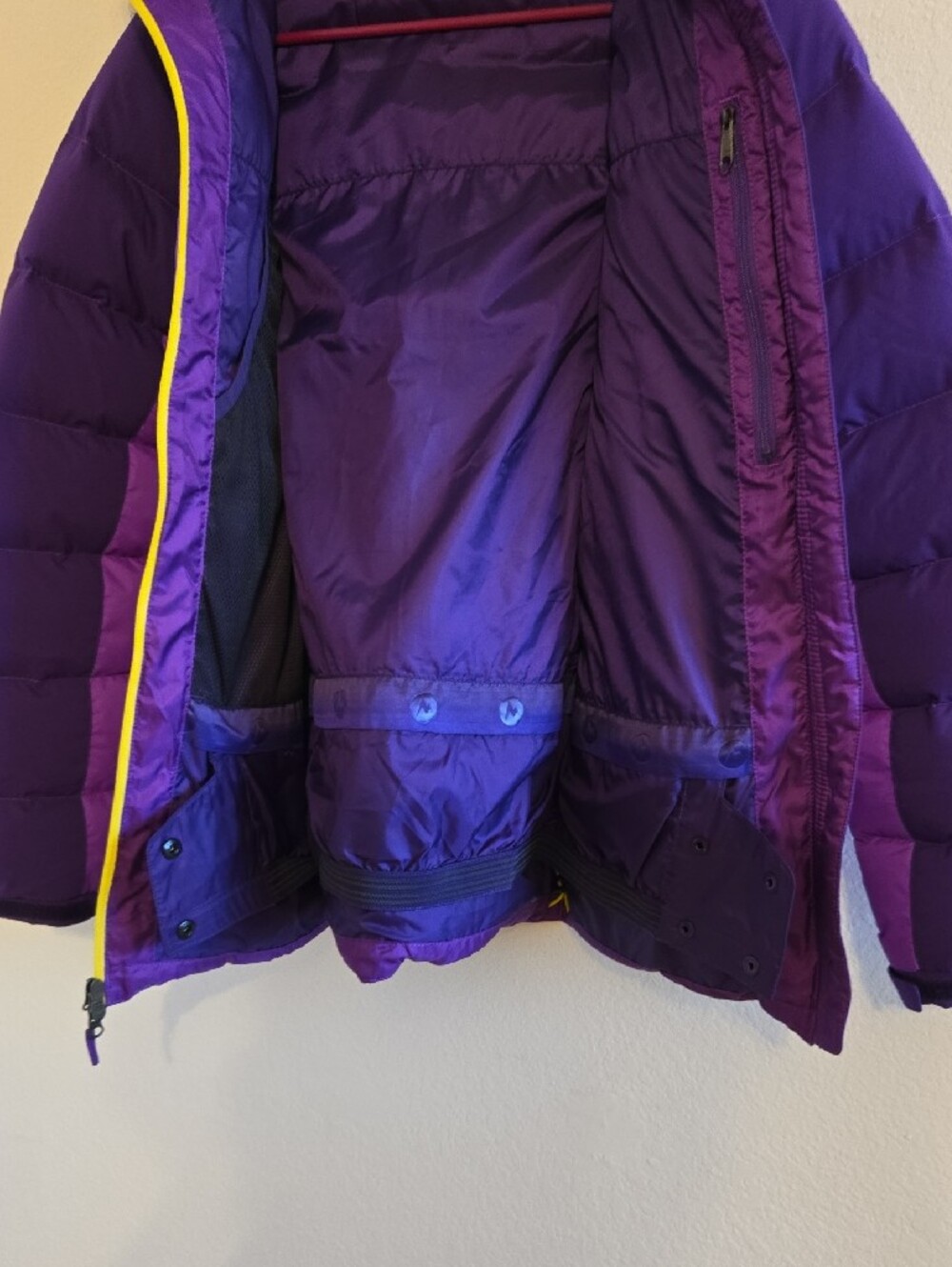 Marmot Purple Hooded Puffer Jacket - Small - Picture 10 of 16